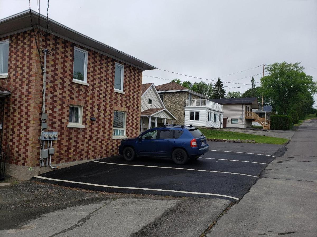 Downtown Apartment Next To Highway Netflix+Wifi Эдмундстон Экстерьер фото